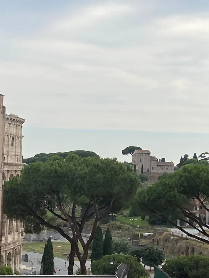 In Front Of Coliseum 5 Apartment Rome